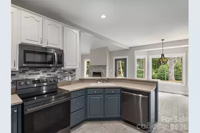 104 Arrowood Lane, Hendersonville, NC 28791 - Photo 12