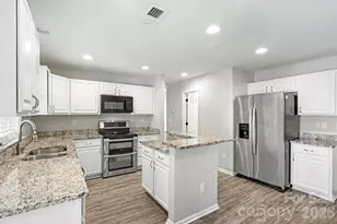 7413 Tupelo Ln, Charlotte, NC 28269 - Photo 14
