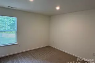 2029 Oakdale Rd, Charlotte, NC 28216 - Photo 8