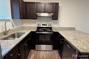 2029 Oakdale Rd, Charlotte, NC 28216 - Photo 4