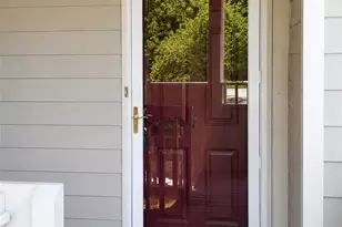 2557 Stockbridge Dr, Charlotte, NC 28210 - Photo 2