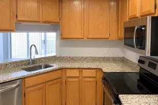 2557 Stockbridge Dr, Charlotte, NC 28210 - Photo 8