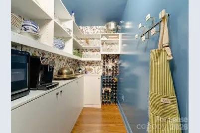 701 Royal Court #306, Charlotte, NC 28202 - Photo 4