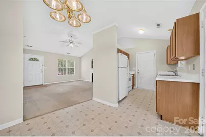 4627 Victory Lane, Charlotte, NC 28269 - Photo 20