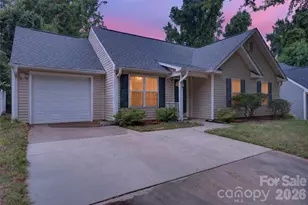 4627 Victory Ln, Charlotte, NC 28269 - Photo 2