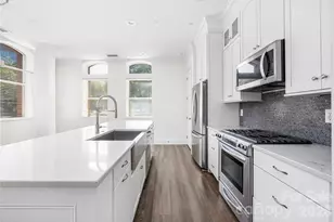 229 N Church St, Charlotte, NC 28202 - Photo 14