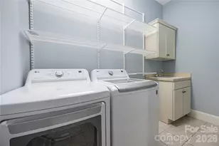 229 N Church St, Charlotte, NC 28202 - Photo 36