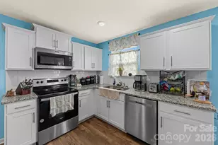 4 Virginia Cmns Dr, Arden, NC 28704 - Photo 8