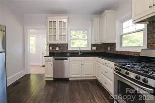 700 E 35th St, Charlotte, NC 28205 - Photo 16