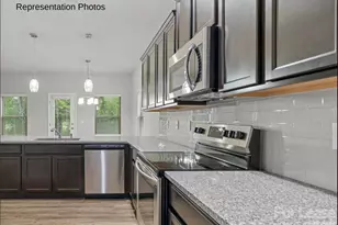 5208 Belstone Ln, Charlotte, NC 28215 - Photo 2