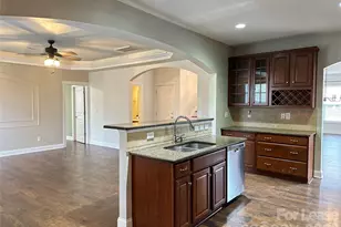 8124 Lynwood Square, Waxhaw, NC 28173 - Photo 4