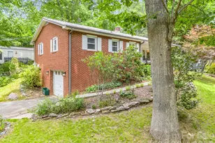 14 Penelope St, Black Mountain, NC 28711 - Photo 6