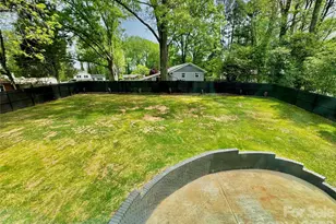 5635 Ruth Dr, Charlotte, NC 28215 - Photo 16