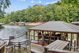 121 Creek Cove Ln, Statesville, NC 28677 - Photo 2