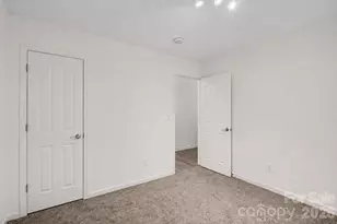 2823 Forest Grove Ct, Charlotte, NC 28269 - Photo 10