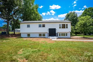 2330 40th Ave Ct NE, Hickory, NC 28601 - Photo 2