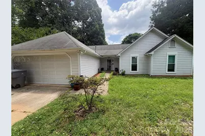 8410 Gidleigh Court, Charlotte, NC 28216 - Photo 4