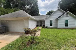 8410 Gidleigh Ct, Charlotte, NC 28216 - Photo 4