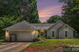 8410 Gidleigh Ct, Charlotte, NC 28216 - Photo 1