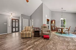 8410 Gidleigh Ct, Charlotte, NC 28216 - Photo 6