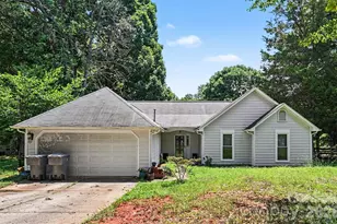 8410 Gidleigh Ct, Charlotte, NC 28216 - Photo 2