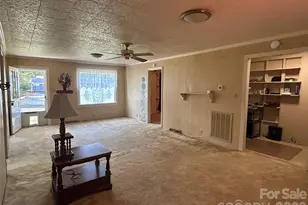 402 E 24th St, Kannapolis, NC 28083 - Photo 8