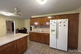402 E 24th St, Kannapolis, NC 28083 - Photo 16