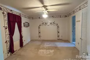 402 E 24th St, Kannapolis, NC 28083 - Photo 10