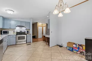 365 Sunflower Rd, Statesville, NC 28625 - Photo 12