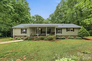 365 Sunflower Rd, Statesville, NC 28625 - Photo 2
