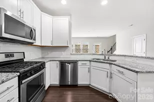 2459 Diplomat Ln, Charlotte, NC 28210 - Photo 4
