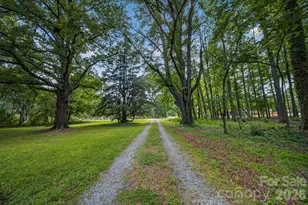 1822 W Sugar Creek Rd, Charlotte, NC 28262 - Photo 4