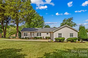 147 Bain Ln, Mooresville, NC 28117 - Photo 2