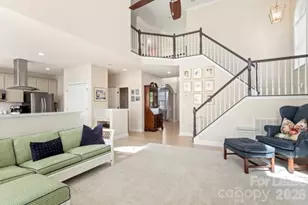 4442 Huntscroft Ln, Charlotte, NC 28226 - Photo 8