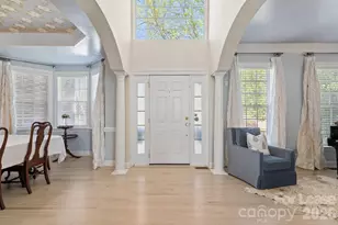 4442 Huntscroft Ln, Charlotte, NC 28226 - Photo 2