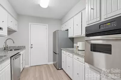 4736 Hedgemore Drive, Charlotte, NC 28209 - Photo 14