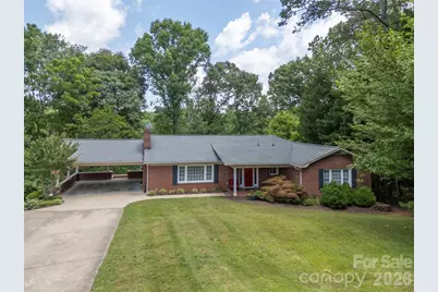 303 Elizabeth Avenue, Forest City, NC 28043 - Photo 2