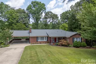 303 Elizabeth Ave, Forest City, NC 28043 - Photo 2