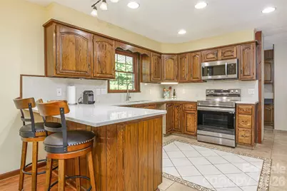 111 W Kindy Forest Drive, Hendersonville, NC 28739 - Photo 20
