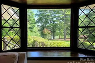 111 W Kindy Forest Dr, Hendersonville, NC 28739 - Photo 10
