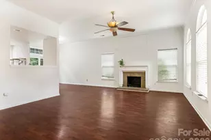2940 Hosta Dr, Charlotte, NC 28269 - Photo 4