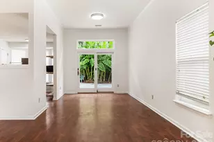 2940 Hosta Dr, Charlotte, NC 28269 - Photo 6