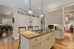 626 Wickhams Fancy Dr, Candler, NC 28715 - Photo 6