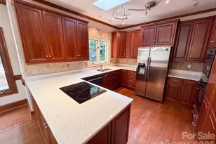 3711 Surry Ridge Ct, Charlotte, NC 28210 - Photo 2