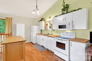 40 E Valley View Dr, Marion, NC 28752 - Photo 12