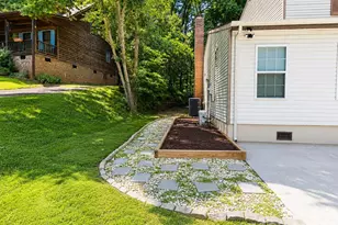 7329 Hounslow Ln, Charlotte, NC 28213 - Photo 30