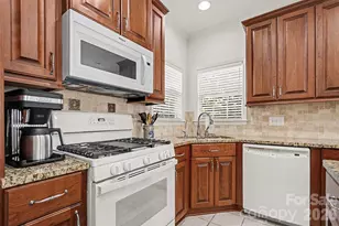 1421 Moonstone Dr, Matthews, NC 28105 - Photo 10