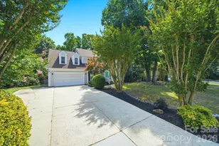 3616 Linden Berry Ln, Charlotte, NC 28269 - Photo 2