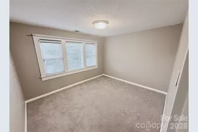 302 S College Avenue, Newton, NC 28658 - Photo 14
