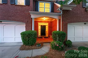 3128 Ethereal Ln, Charlotte, NC 28226 - Photo 2